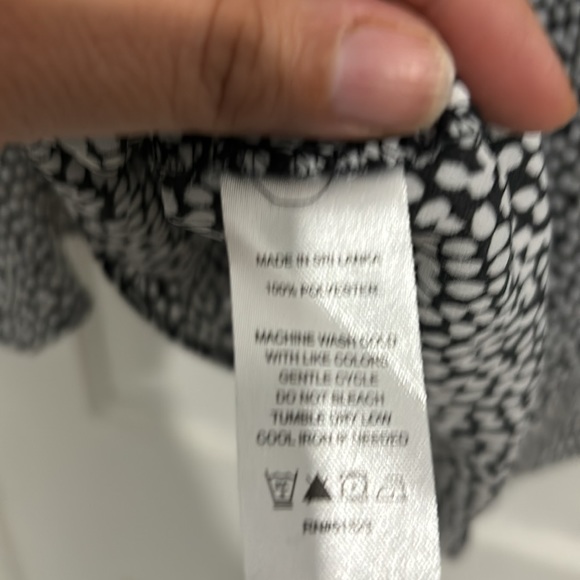 Vince Camuto, XL, black blouse with white dots - Picture 8 of 8